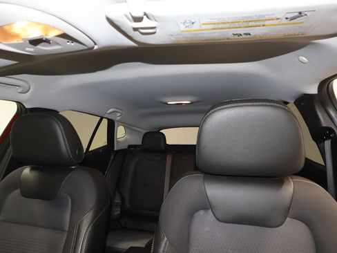 Certified 2025 Chevrolet Trax LT FWD image 17