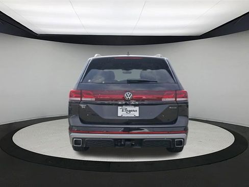 New 2026 Volkswagen Atlas Peak Edition image 6