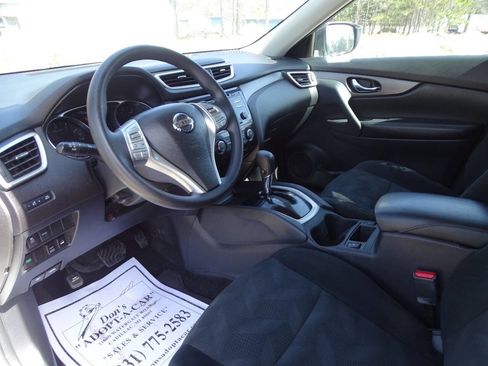 Used 2016 Nissan Rogue SV image 9