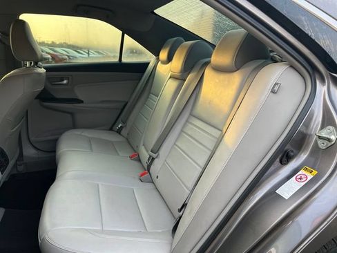 Used 2017 Toyota Camry XLE w/ Convenience Package FWD image 12
