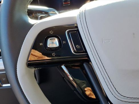 Used 2025 Lincoln Aviator AWD image 20