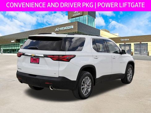 Used 2023 Chevrolet Traverse LT image 5