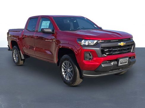 Used 2026 Chevrolet Colorado LT RWD image 3