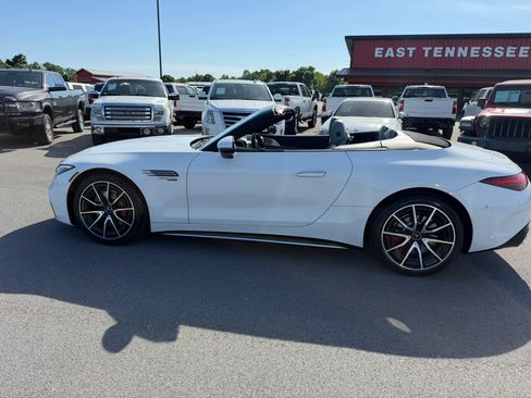 Used 2022 Mercedes-Benz SL 55 AMG 4MATIC w/ Driver Assistance Package image 5