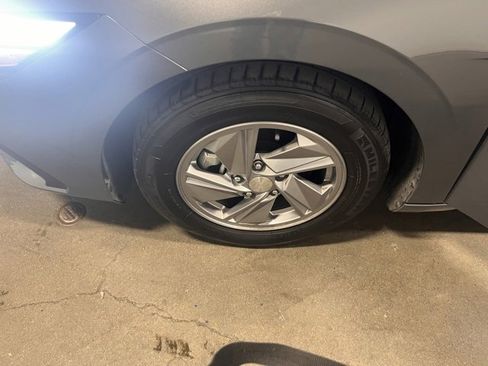 Used 2024 Hyundai Elantra SE image 29