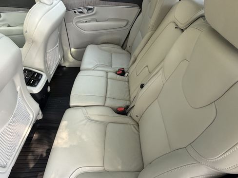 Used 2025 Volvo XC90 B5 Ultra w/ Protection Package AWD/4WD image 31