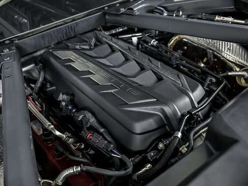Used 2024 Chevrolet Corvette Stingray Premium Cpe RWD image 11