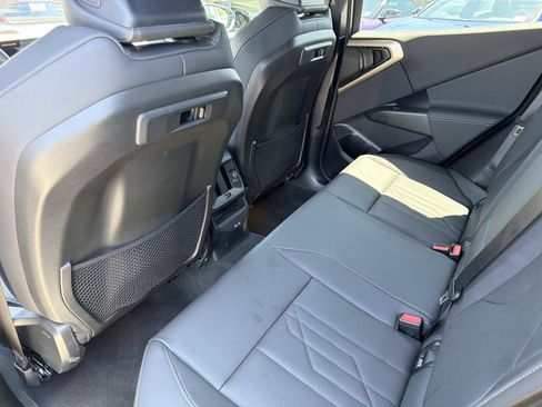 Used 2025 BMW X3 xDrive30i w/ Premium Package AWD/4WD image 10