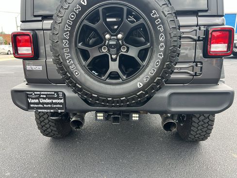 Used 2021 Jeep Wrangler Willys image 20