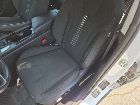 Used 2022 Hyundai Elantra SEL w/ Convenience + Premium Package FWD image 13
