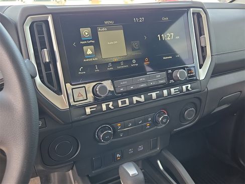 Used 2025 Nissan Frontier SV image 19