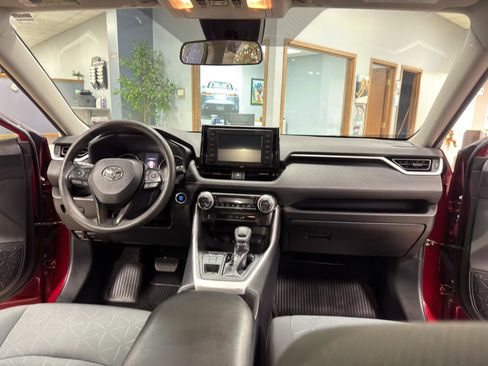 Used 2019 Toyota RAV4 XLE w/ All Weather Liner Package image 33