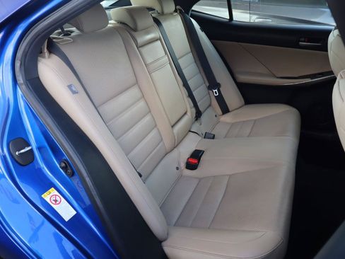 Used 2018 Lexus IS 300 RWD image 19