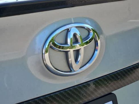 Used 2019 Toyota Camry XSE w/ Navigation Package FWD image 11