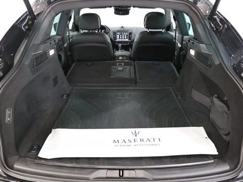 Used 2022 Maserati Levante Modena AWD/4WD image 32
