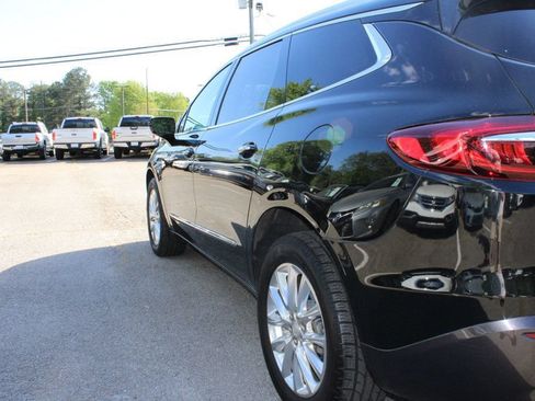 Used 2019 Buick Enclave Essence FWD image 34