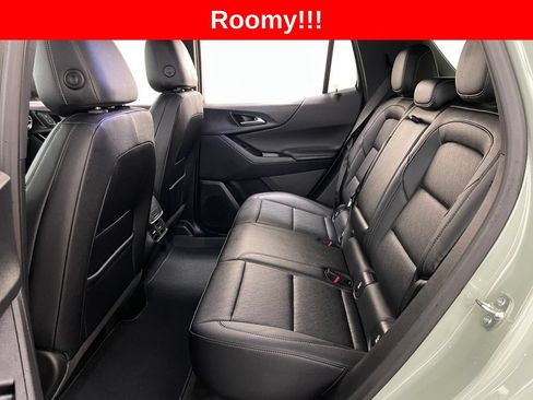 Used 2025 Chevrolet Equinox LT w/ Convenience Package II FWD image 9