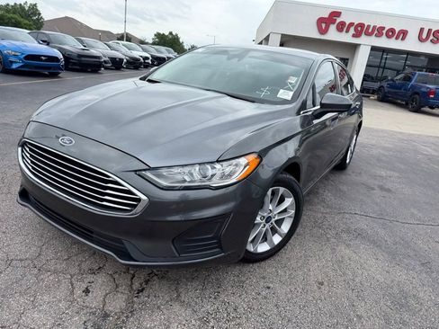 Used 2020 Ford Fusion SE image 2