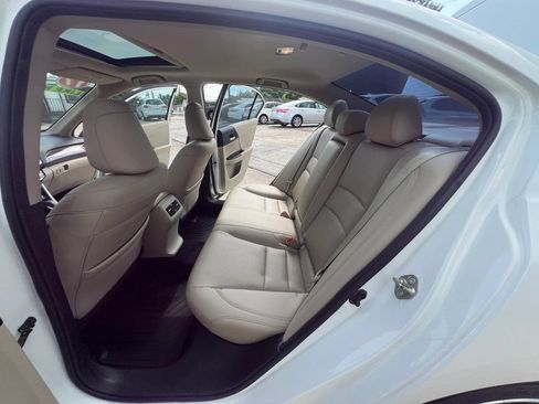 Used 2017 Honda Accord Touring image 15