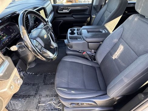 Used 2024 Chevrolet Silverado 2500 LT w/ Convenience Package image 17
