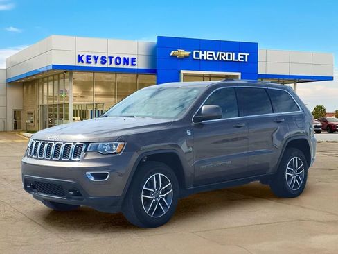 Used 2020 Jeep Grand Cherokee Laredo w/ Quick Order Package 2BN North AWD/4WD image 3