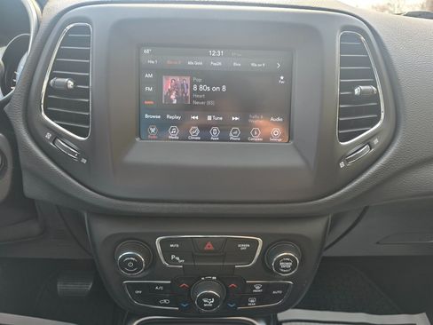 Used 2018 Jeep Compass Latitude w/ Popular Equipment Group AWD/4WD image 7