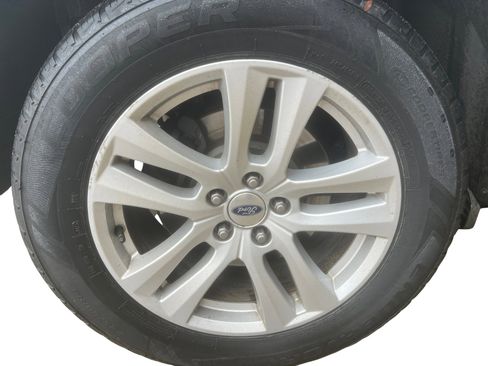 Used 2018 Ford Explorer XLT w/ Equipment Group 202A image 16