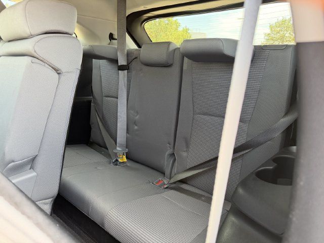 Used 2025 Toyota Highlander LE FWD image 25