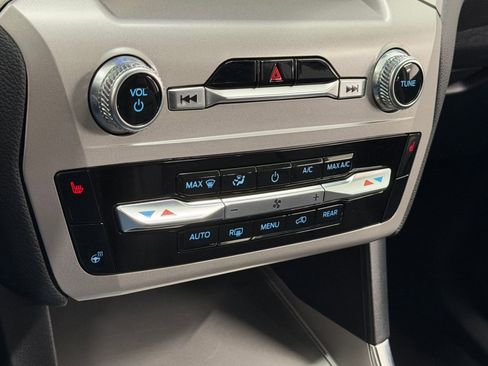 Used 2023 Ford Explorer XLT w/ Equipment Group 202A image 15