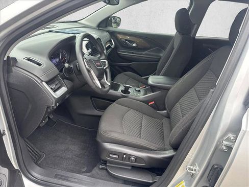 Used 2019 GMC Terrain SLE w/ Driver Convenience Package FWD image 9