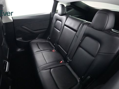 Used 2025 Tesla Model Y Long Range RWD image 24