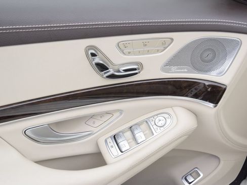 Used 2019 Mercedes-Benz S 560 Sedan image 22