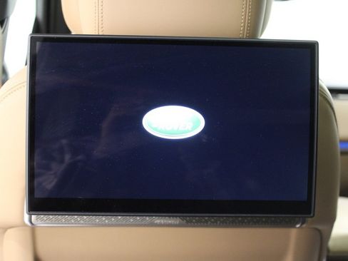 Used 2024 Land Rover Range Rover Long Wheelbase Autobiography image 35