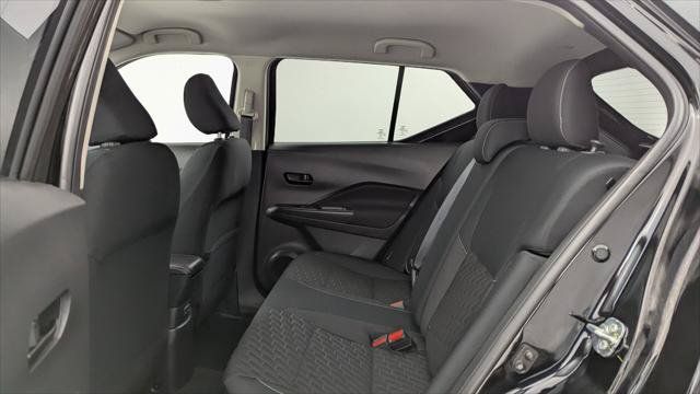 Used 2022 Nissan Kicks S FWD image 17