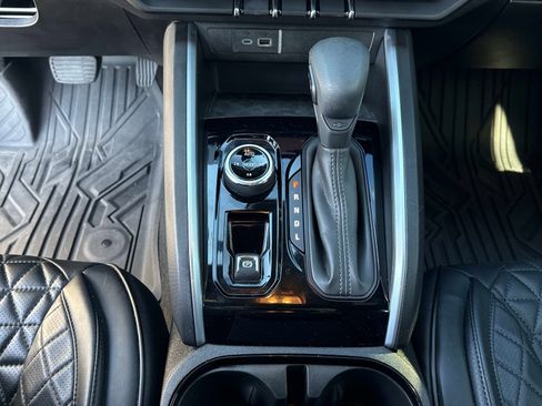 Used 2023 Chevrolet Colorado Trail Boss image 25