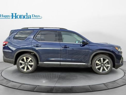 New 2025 Honda Pilot Touring image 11