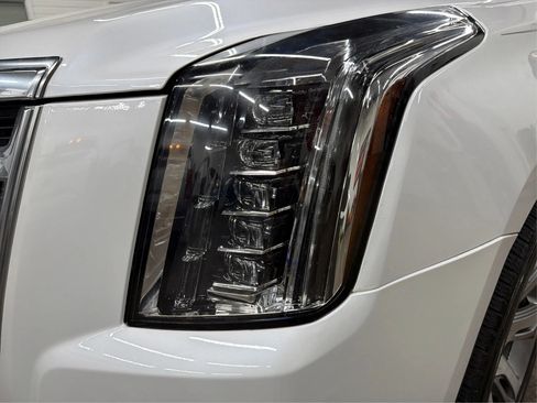 Used 2016 Cadillac Escalade Premium AWD/4WD image 46