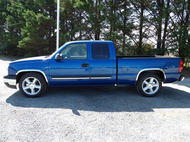Used 2003 Chevrolet Silverado 1500 LS RWD image 2