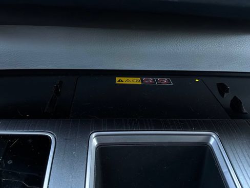 Used 2025 Toyota Sienna XLE FWD image 31