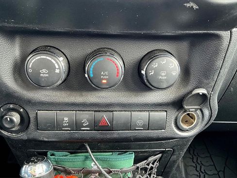 Used 2016 Jeep Wrangler Unlimited Sahara w/ Max Tow Package image 32