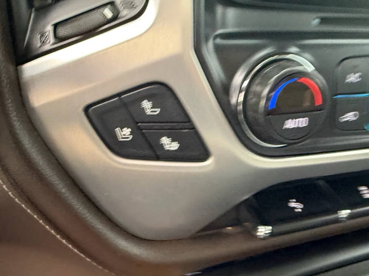 Used 2018 GMC Sierra 1500 SLT w/ SLT Premium Package AWD/4WD image 14