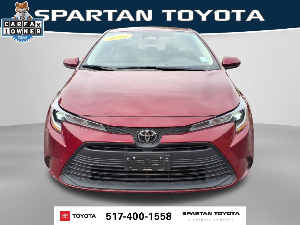 Used 2025 Toyota Corolla LE FWD image 3