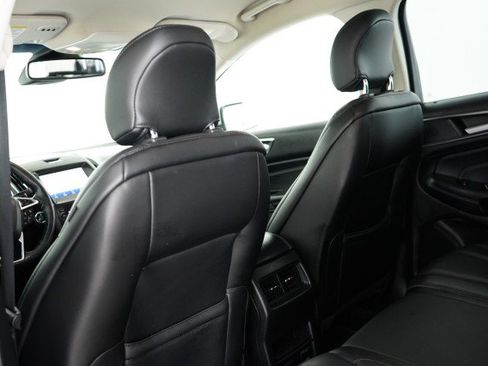 Used 2019 Ford Edge Titanium FWD image 21