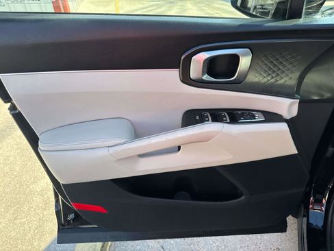 Used 2022 Kia Sorento S image 19