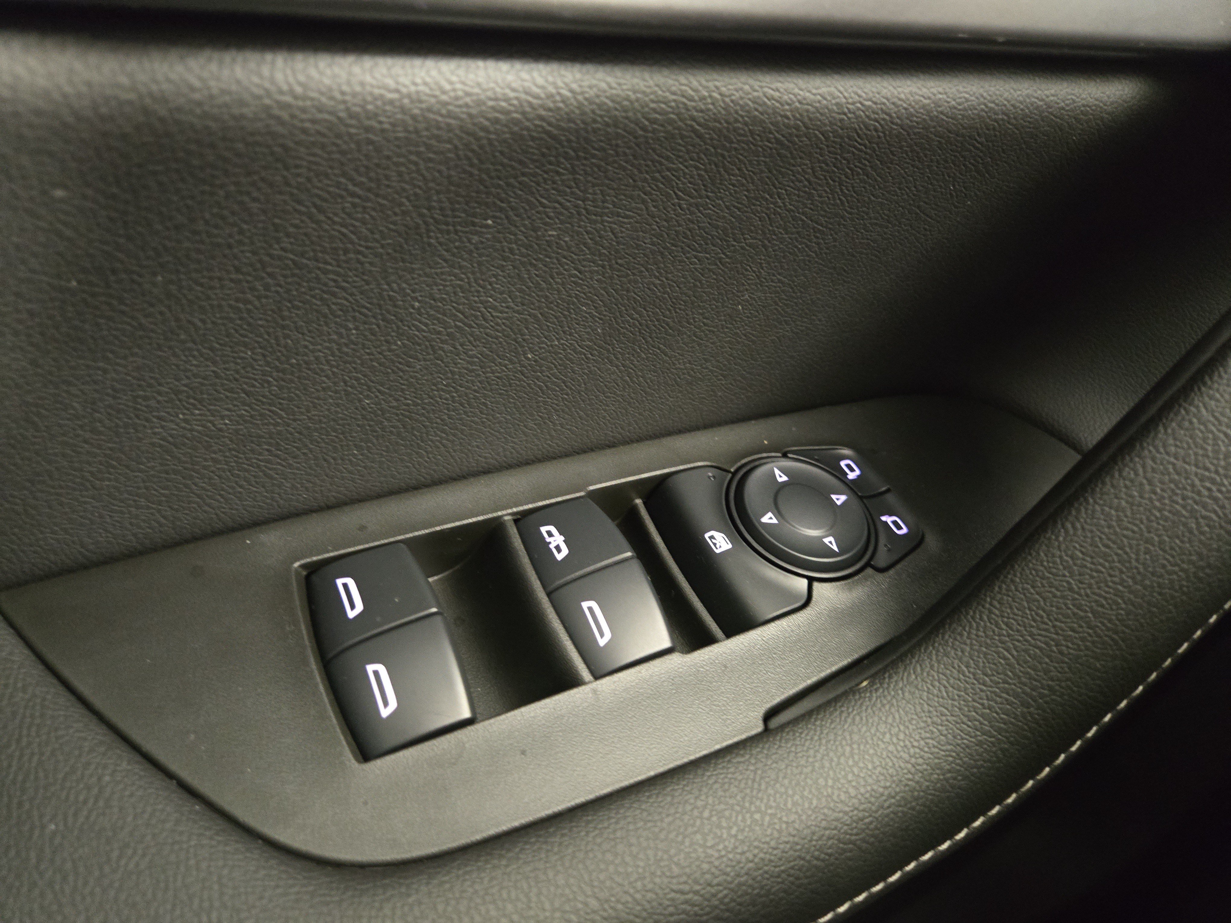 Certified 2024 Chevrolet Blazer LT w/ Convenience Package FWD image 29