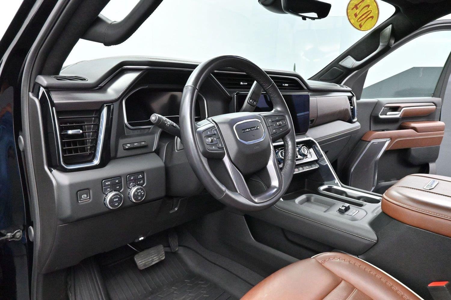 Used 2024 GMC Sierra 2500 Denali Ultimate AWD/4WD image 16