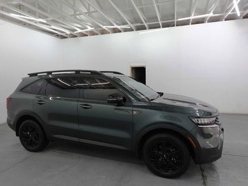Used 2023 Kia Sorento S w/ Panoramic Sunroof Package AWD/4WD image 4