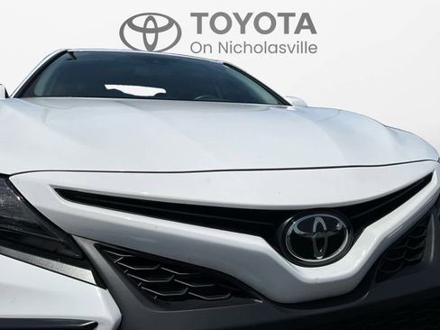 Used 2024 Toyota Camry SE w/ Cold Weather Package FWD image 23