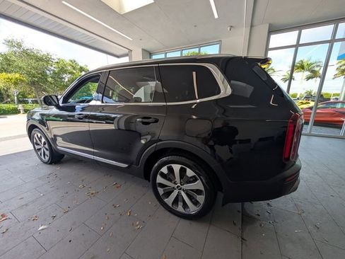 Used 2022 Kia Telluride EX w/ EX Premium Package FWD image 9