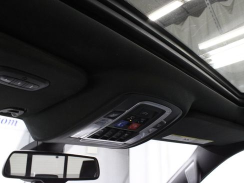 Used 2019 RAM 1500 Laramie AWD/4WD image 27